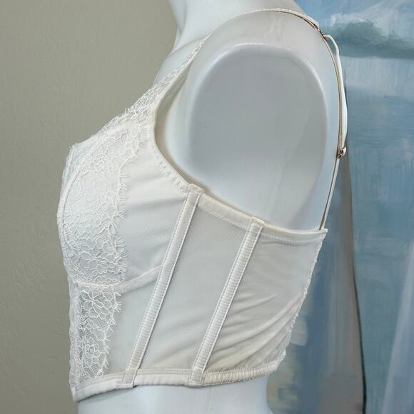 Victoria's Secret Corset Top
Dream Angels Off-White Lace
NWT M-DD - Picture 4 of 7